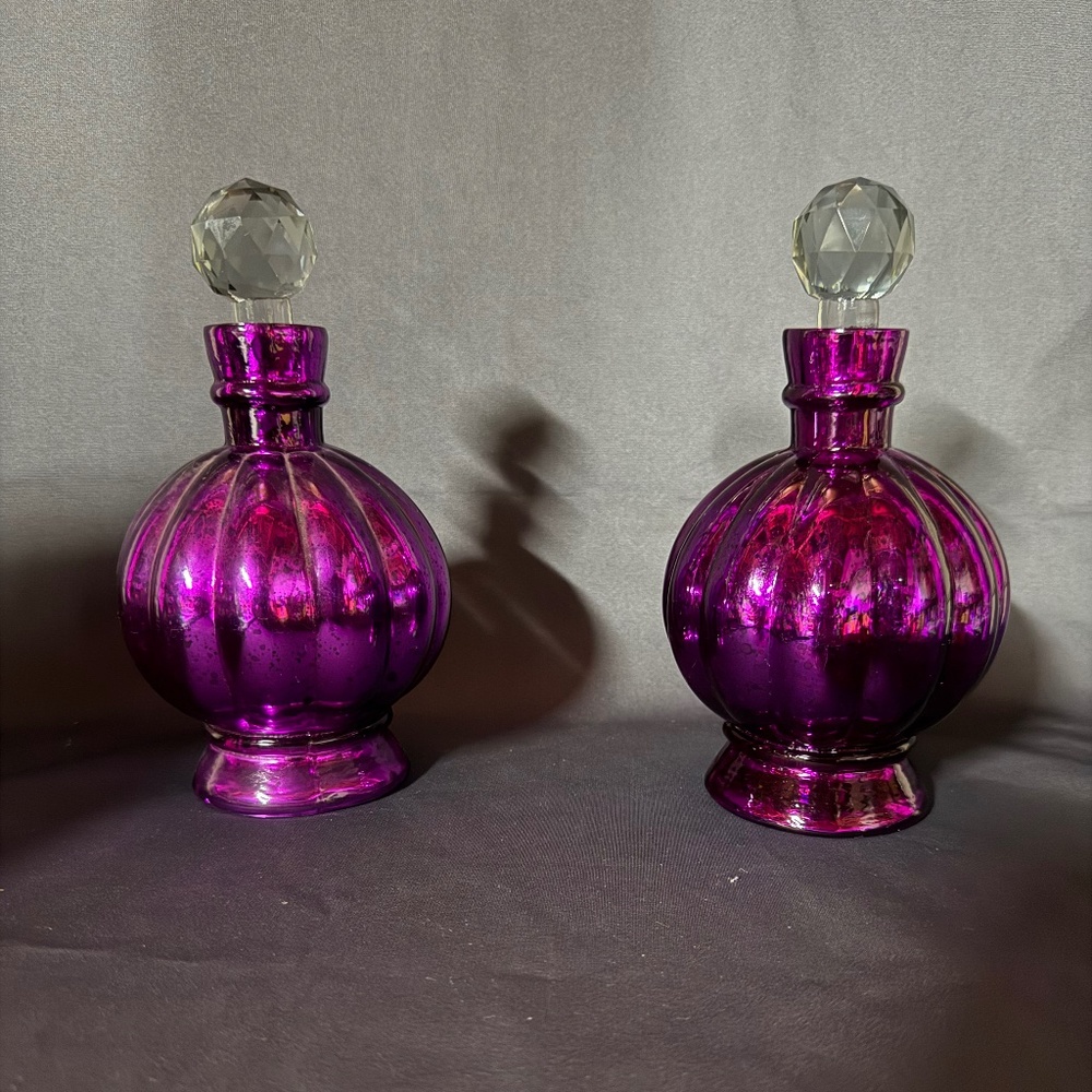 Glass Decanter / Fuchsia color / Solid as a pair